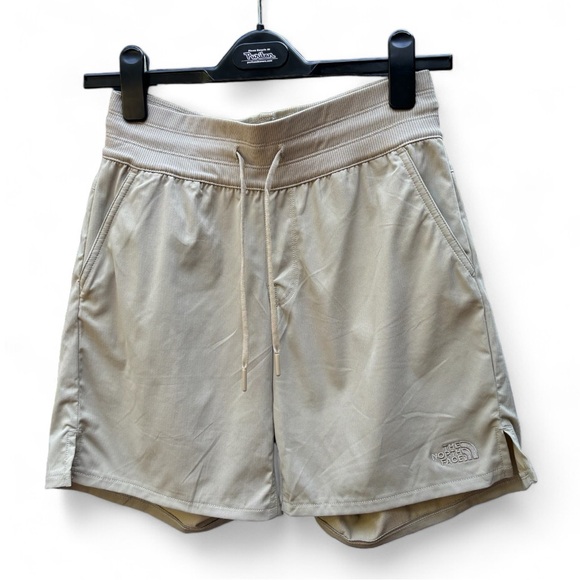 NWT THE NORTH FACE Aphrodite Motion 4in Womens Shorts Gravel Sz XS - Picture 3 of 8